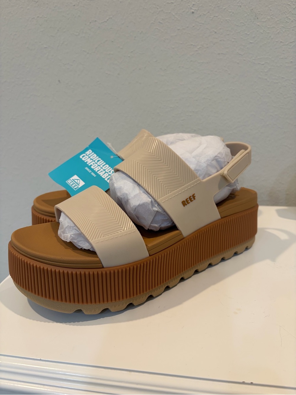 Reef Women’s Tan and Beige Platform Sandals - Picture 3 of 4